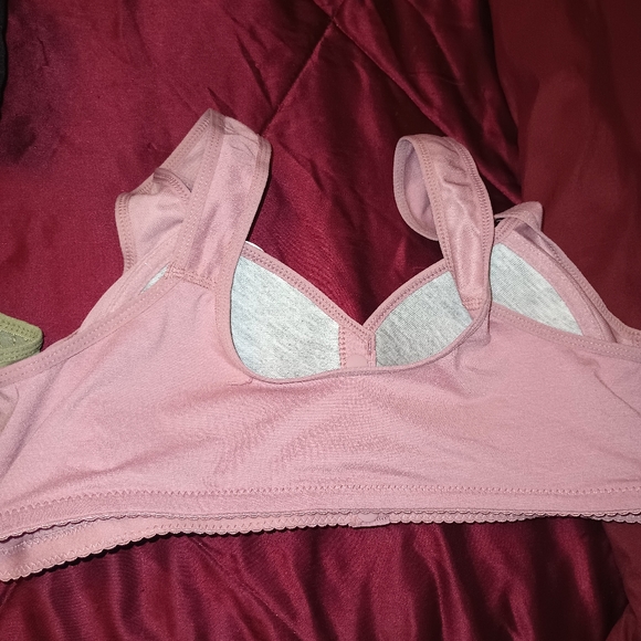 Bras - Picture 3 of 3
